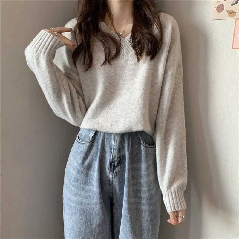 METAVERSMALL New Korean version V-neck pure desire wind premium primer sweater New cold-proof gentle sweet loose Taoyou knitted sweater